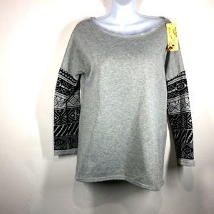 NWT New Light gray with black print sleeveless size large